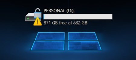 замок и восклицательный знак на диске Windows